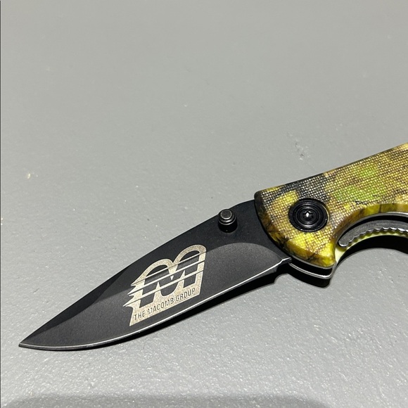 Cedar Creek Outdoors Camouflage Folding Knife - Picture 3 of 9